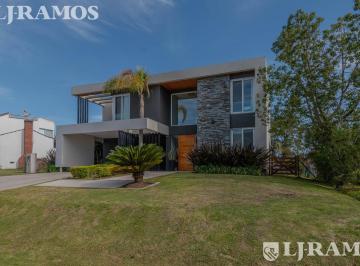 Casa · 347m² · 10 Ambientes · 2 Cocheras · Impecable Casa en Venta en El Recuerdo en Estancias del Pilar