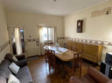 Casa · 42m² · 5 Ambientes · Casa 2 Dorm.