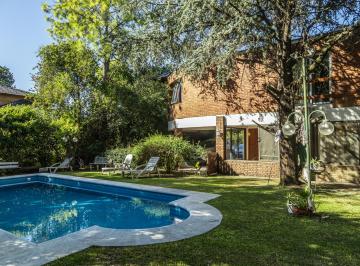 Ubicada en una esquina en el sector 5, el cual tiene la plaza más grande del cou · Dueño Directo Vende Casa en Country Banco Provincia