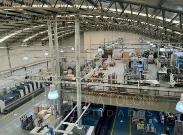 Bodega-Galpón · 2000m² · Venta Galpón Industrial C/oficinas en Piñeyro, Avellaneda