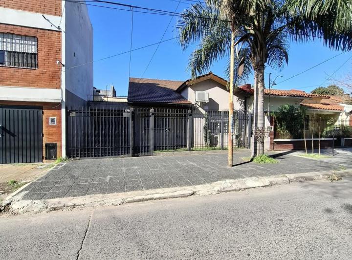 Casa · 160m² · 4 Ambientes · 1 Cochera