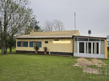 Casa · 165m² · 4 Dormitorios · 2 Cocheras · Venta en Block Dos Departamento en San José Entre Rios