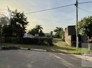 Terreno · 688m² · Terreno en Florida Al 1052, Entre Azcuenaga y San Vicente