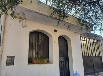 Casa · 99m² · 6 Ambientes · 1 Cochera · Se Vende Casa en Rio Ceballos! a Pocas Cuadras del Centro!