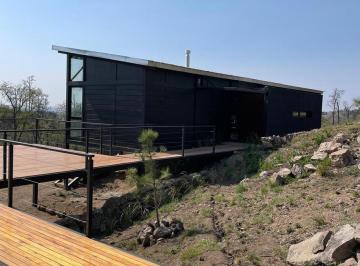 Casa · 116m² · 4 Ambientes · 2 Cocheras · Casa en Venta en Villa El Condor con Excelente Entorno de Montañas