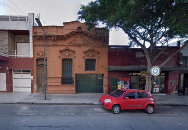 Casa · 210m² · 6 Ambientes · 1 Cochera