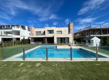 Casa · 420m² · 8 Ambientes · 2 Cocheras · Casa en Venta 5 Dorm. en El Golf, Nordelta, Tigre