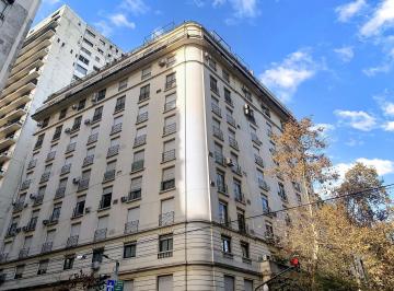 Departamento · 302m² · 7 Ambientes · 1 Cochera · Piso Francés con 4 Dorm., Frente a Plaza Carlos Pellegrini