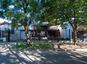 Casa de 4 ambientes, Morón · Casa Chalet de 4 Ambientes con Jardin en Castelar