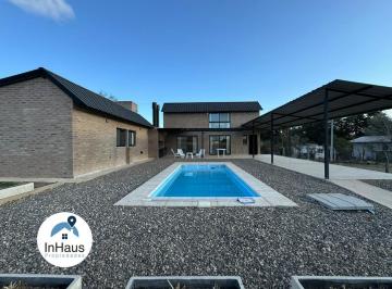Casa · 1171m² · Casa de Categoria en Barrio Champaquí Golf, Villa General Belgrano
