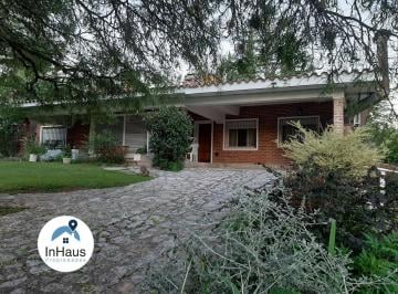 Casa · 340m² · Casa Centrica con 2 Departamentos