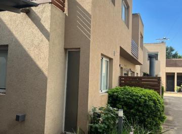 Casa · 73m² · 3 Ambientes · 1 Cochera · Adrogue Venta Duplex 3 Amb C/cochera Muy Buena Ubicacion