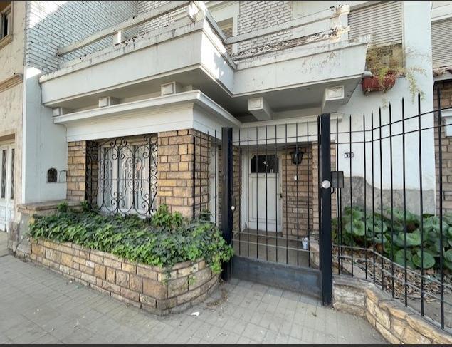 Casa · 220m² · 8 Ambientes