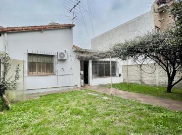 Casa de 4 ambientes, Ituzaingó · Casa + Patio Venta Castelar
