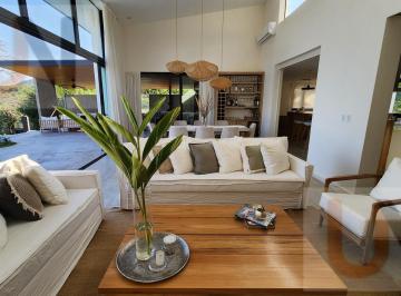 Casa · 367m² · 5 Ambientes · 2 Cocheras · Casa en Las Yungas Country & Golf