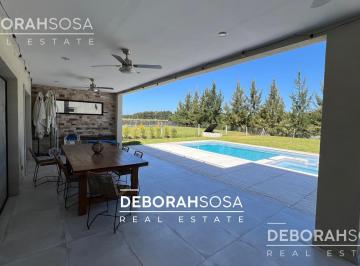 Casa · 230m² · 5 Ambientes · 3 Cocheras · Casa en Venta 4 Ambientes con Renta - El Cantón Escobar - Zona Norte