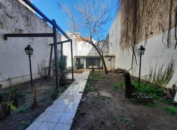 Departamento de 2 ambientes, Córdoba · 9 de Julio y Cañada - Patio de Césped! Quincho