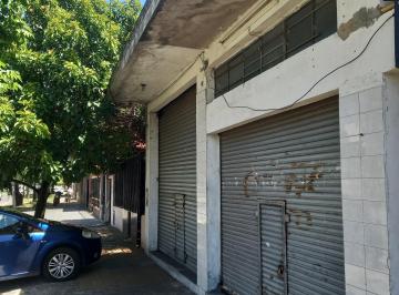 Casa de 4 ambientes, Morón · Casas de 2 y 3 Amb con Locales Comerciales y Fondo Oportunidad