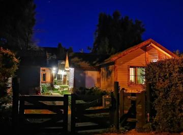 Casa · 200m² · 5 Ambientes · Complejo de Cabañas Para Cumplir El Sueño de Vivir de Rentas. Casa y 4 Unidades Funcionales