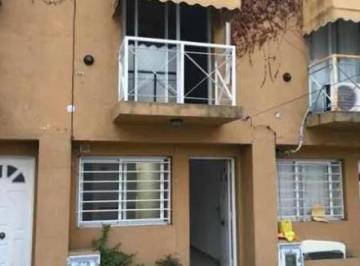 Casa · 70m² · 3 Ambientes · 1 Cochera · Dúplex en Venta - 2 Dorm. 2 Baños - Cochera - 103 m² - Los Hornos
