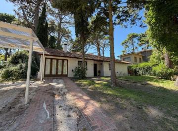 STT-STT-32_2 · Venta Casa en El Golf Pinamar - Refaccionada!