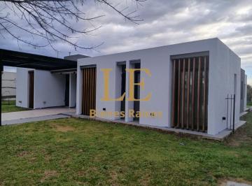 Casa · 222m² · 5 Ambientes · 2 Cocheras · Casa a La Venta en Haras Santa Maria