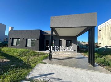 Casa · 147m² · 4 Ambientes · 1 Cochera · Oportunidad! Casa Venta 4 Ambientes en Santa Isabel Etapa II Escobar Lote de 601,03 m²