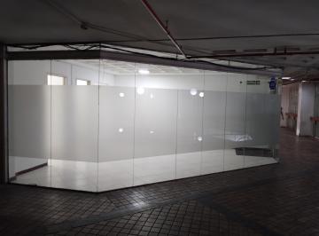 Local comercial de 3 ambientes, Córdoba · Alquiler - Local - Galeria La Merced - Gran Vidriera - Esquina - 2 Privados