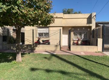 Casa · 147m² · 6 Ambientes · Casa en Venta - San Lorenzo