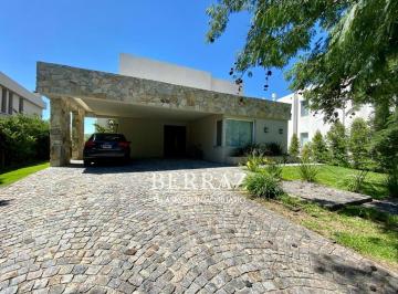 Casa · 269m² · 5 Ambientes · 2 Cocheras · Casa en Venta en Los Lagos, Nordelta, Tigre