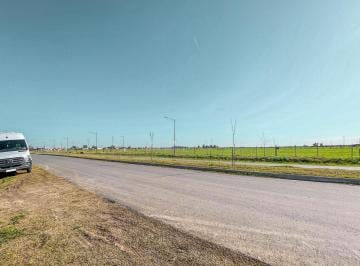 Terreno · 652m² · Terreno Apto Comercial Sobre Pavimento en Funes Norte