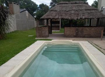 Terreno · 371m² · 1 Ambiente · Venta - Terreno con Pileta, Quincho, Parrillero y Baño - Roldán.