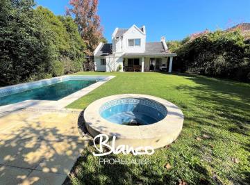 Casa · 200m² · 4 Ambientes · 3 Cocheras · Casa en Venta en Mayling Cc, Pilar, G. B. a. Zona Norte