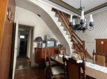 Casa · 188m² · 4 Ambientes · Casa en Venta de 4 Ambientes con Dos Locales - Villa Dominico