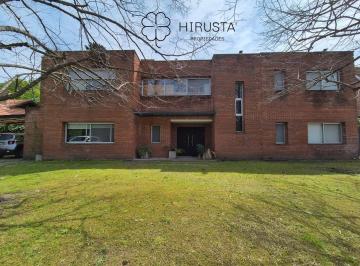 Casa de 9 ambientes, Pilar · Casa en Venta - Mayling C. C. - 4 Dorm. - Hirusta Propiedades