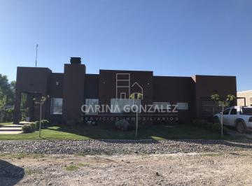 Casa · 230m² · 5 Ambientes · 1 Cochera · Casa - Capital