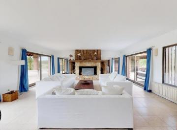 Casa · 715m² · 14 Ambientes · 3 Cocheras · Casa en Venta en Cariló a La Playa