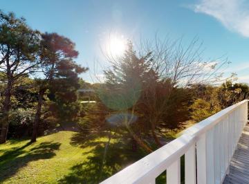 Casa · 335m² · 7 Ambientes · 2 Cocheras · Casa de 5 Dorm. en Venta a m de La Playa y El Mar Cariló en Oportunidad Libre de Gastos