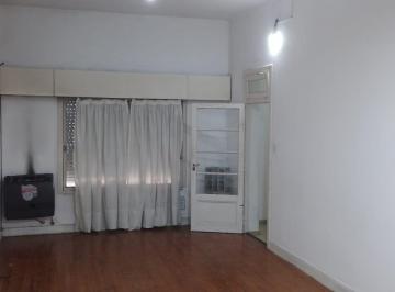 Departamento de 2 ambientes, Mataderos · Departamento 2 Amb. Amplio, con Patio. Hermoso y Luminoso Al Frente Pb