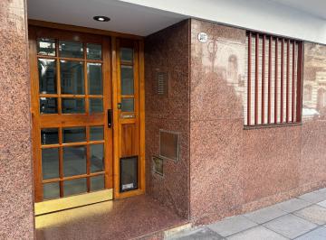 Departamento de 3 ambientes, Barrio Norte · Mansilla y Ecuador 3 Amb 2do Piso Cfte Balcon