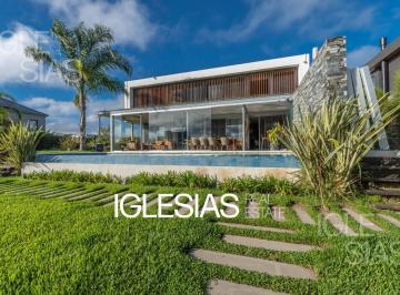 Casa · 388m² · 6 Ambientes · 2 Cocheras · Casa en El Yacht