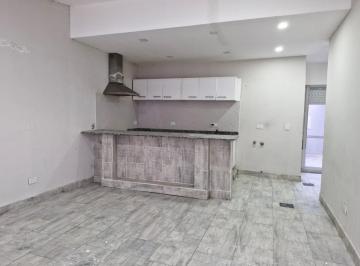 PH · 50m² · 4 Ambientes · PH de 4 Ambientes en Alquiler con Garage