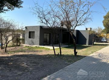 Casa · 84m² · 4 Ambientes · Casa en Venta en Unquillo, Apto Credito