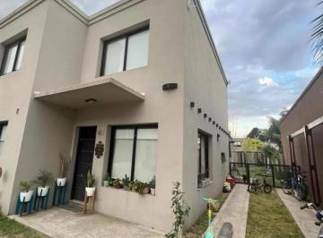 Casa · 150m² · 4 Ambientes · 1 Cochera · Venta Casa 4 Ambientes con Parque y Pileta