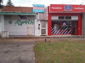 Local comercial · 90m² · 2 Ambientes · 2 Locales en Block 520 Entre 6 y 7