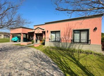 Casa · 251m² · 5 Ambientes · 2 Cocheras · Casa en Venta El Nacional
