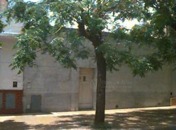 Frente de la Propiedad · Casa en Lote Propio
