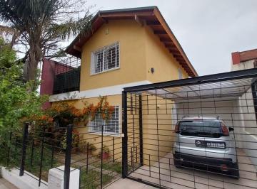 Casa de 5 ambientes, Córdoba · Barrio Rosedal Casa y Departamento en Venta