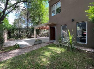 Casa de 5 ambientes, Ezeiza · Casa en Alquiler de 3 Dorm. C/ Cochera en Carlos Spegazzini