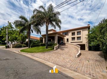 Casa · 900m² · 6 Ambientes · 4 Cocheras · Casa en Venta en Las Delicias